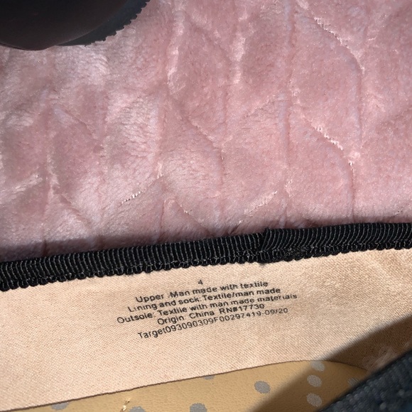 Virtually brand new! Cat & Jack Ballet slipper shoes/ faux leather w bow. Sz 4 - Picture 8 of 10